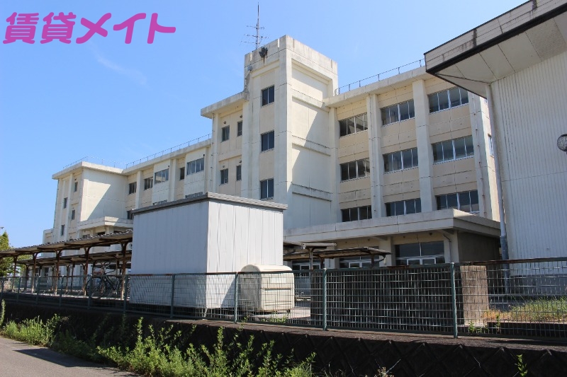 中学校　桑名市立陽和中学校（中学校）まで940m