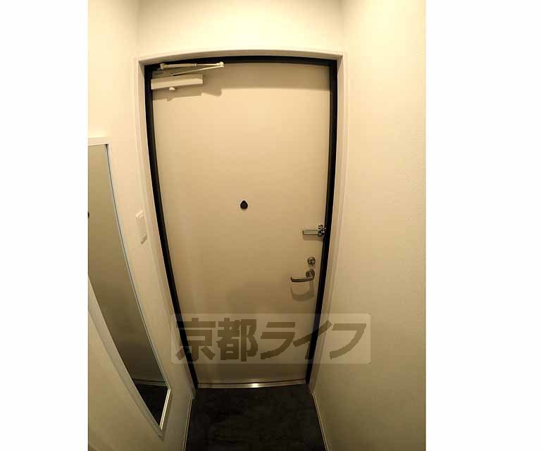 その他設備　玄関のドアです