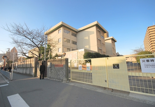 中学校　寝屋川市立友呂岐中学校（中学校）まで1625m