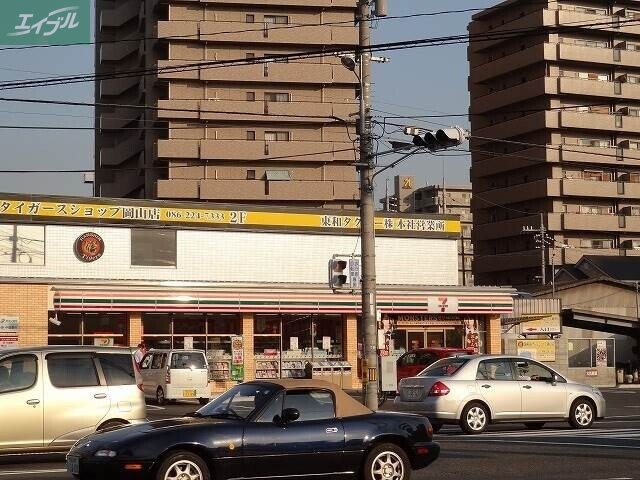 コンビニ　セブンイレブン岡山東古松2丁目店（コンビニ）まで208m