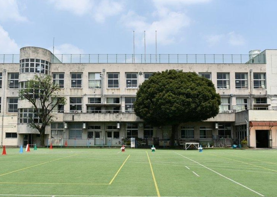 小学校　文京区立小日向台町小学校（小学校）まで211m