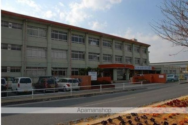 小学校　奈良市立大安寺西小学校（小学校）まで664m