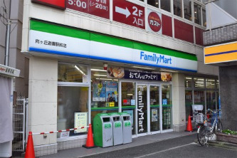 コンビニ　ファミリーマート 向ヶ丘遊園駅前店（コンビニ）まで176m