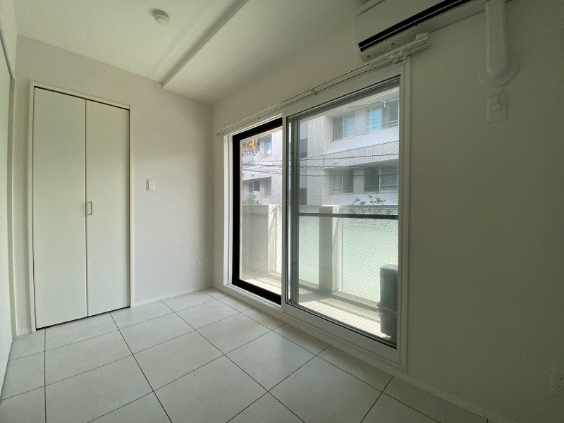 その他部屋・スペース　こちらのお部屋は光が差し込む、温かみのあるお部屋です。
