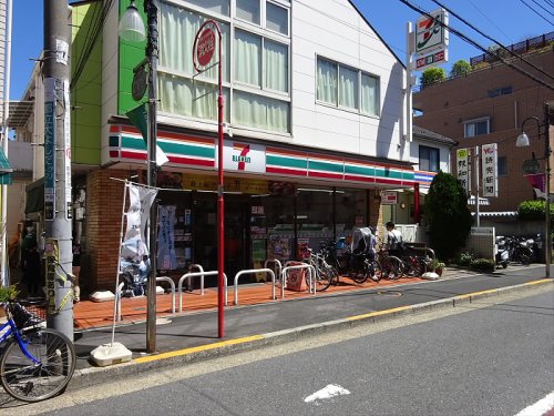 コンビニ　セブンイレブン 目黒柿の木坂1丁目店（コンビニ）まで186m