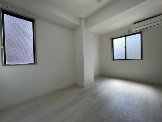 居室・リビング　明るくてきれいなお部屋です。