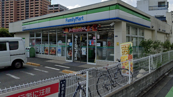 コンビニ　ファミリーマート 赤羽北三丁目店（コンビニ）まで764m