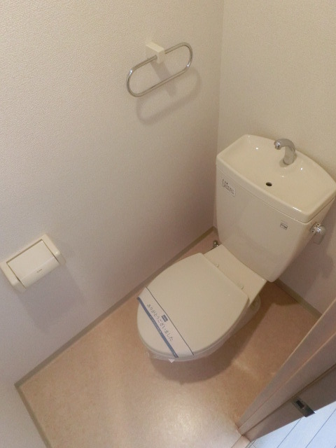 トイレ　清潔感のあるトイレですよ。
