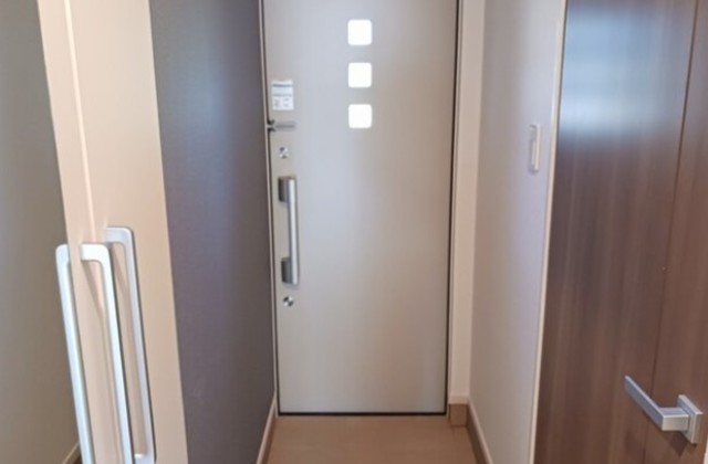 玄関　別部屋参考写真です。