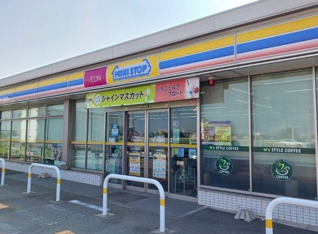 コンビニ　ミニストップ（コンビニ）まで350m