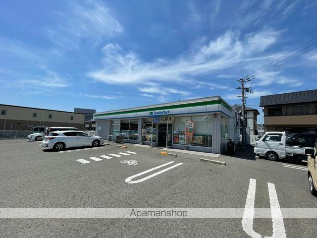 コンビニ　ファミリーマート（コンビニ）まで350m