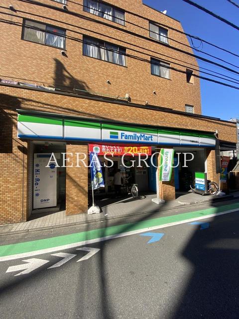 コンビニ　ファミリーマート千歳烏山店（コンビニ）まで246m