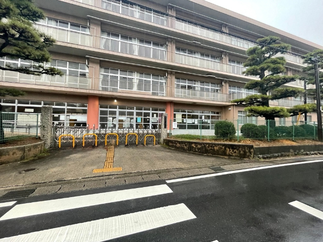 小学校　四日市市立八郷小学校（小学校）まで1710m