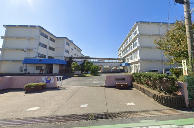小学校　浜松市立芳川北小学校（小学校）まで1331m