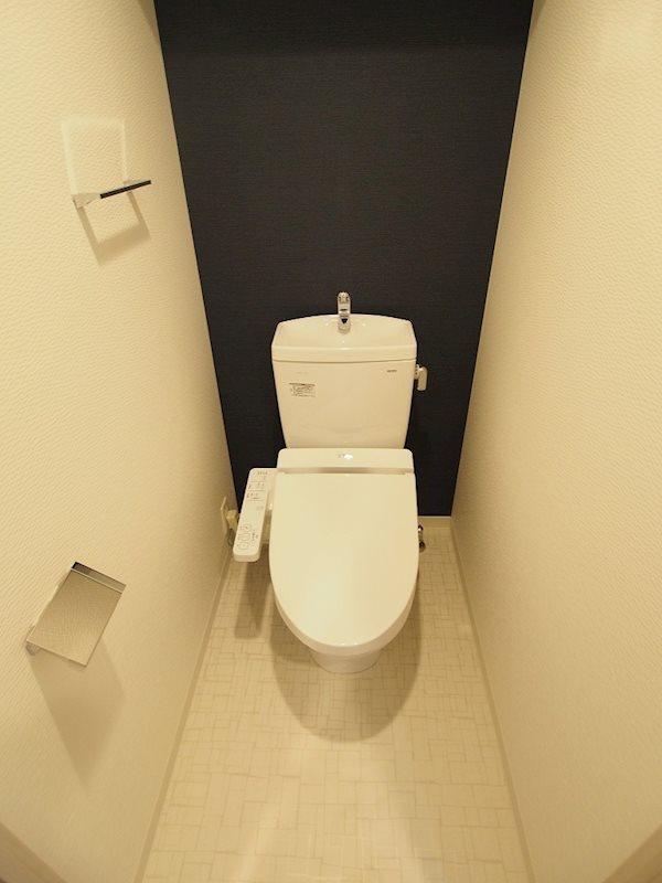 トイレ　同施工会社の同仕様写真です。
