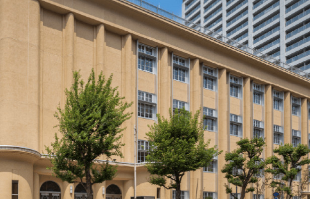 小学校　中央区立明石小学校（小学校）まで331m