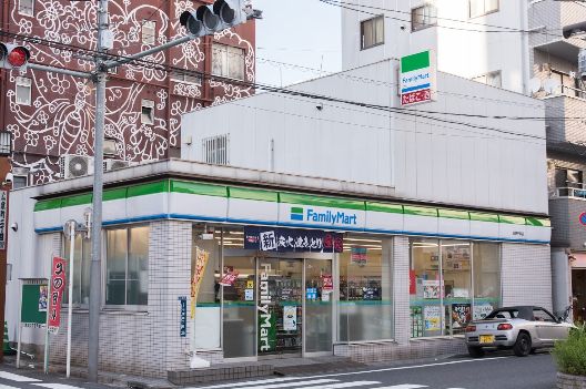 コンビニ　ファミリーマート台東千束店（コンビニ）まで57m