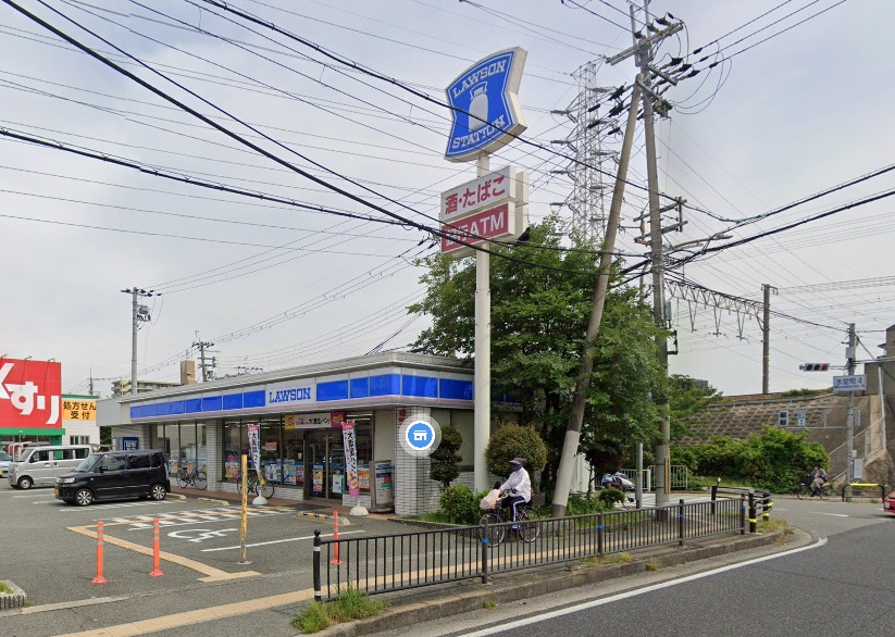 コンビニ　ローソン 尼崎水堂町店（コンビニ）まで831m
