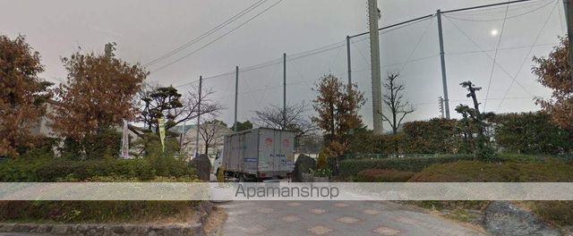 小学校　西国分小学校（小学校）まで1062m