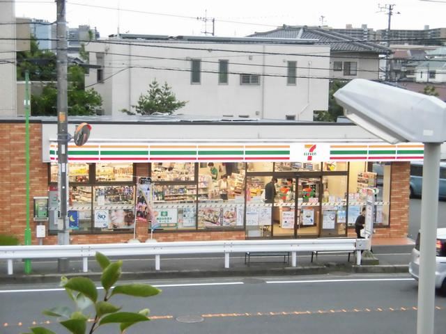 コンビニ　セブンイレブン（コンビニ）まで650m
