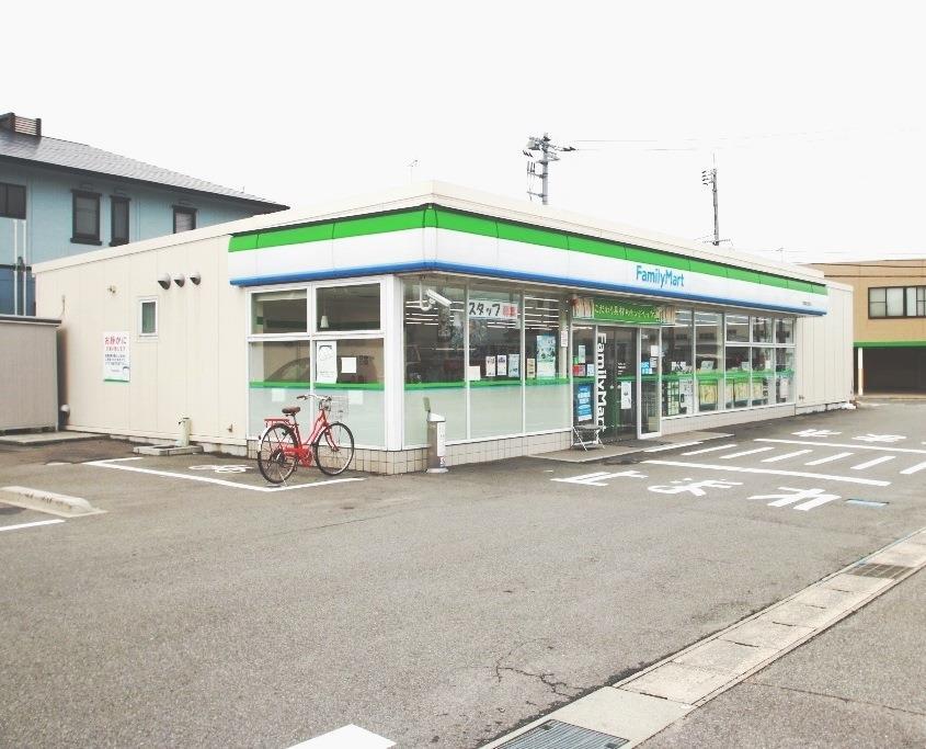 コンビニ　ファミリーマート下関富任町店（コンビニ）まで805m