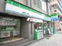 コンビニ　ファミリーマート瓦屋町二丁目店（コンビニ）まで140m