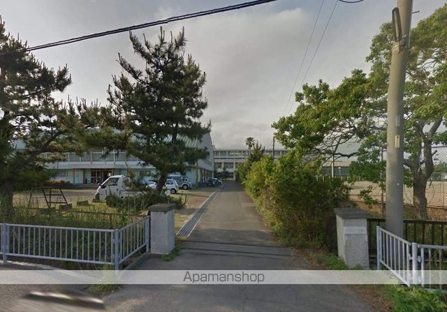 中学校　大浜中（中学校）まで650m