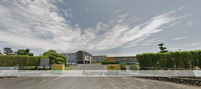 小学校　大坂小（小学校）まで883m