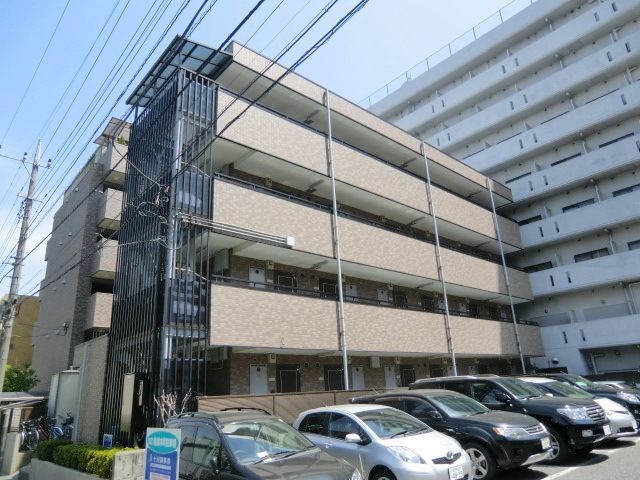 建物外観　外壁タイル張りのマンション