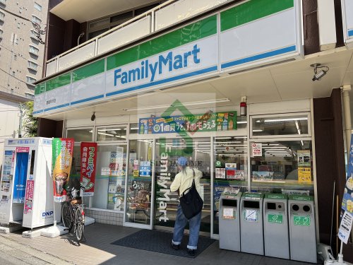 コンビニ　ファミリーマート妻屋所沢店（コンビニ）まで542m