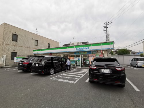 コンビニ　ファミリーマート 堺草尾店（コンビニ）まで2m