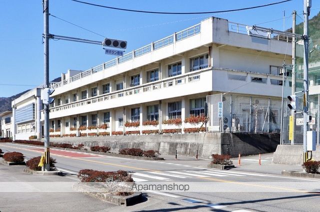 小学校　昼間小学校（小学校）まで516m