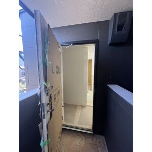 玄関　同物件写真 2026.0725撮影時