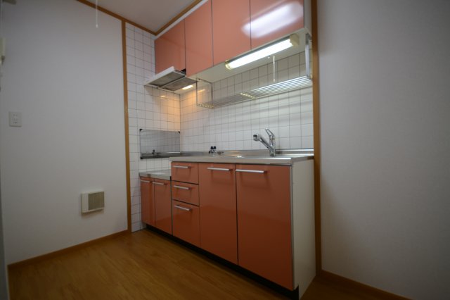 キッチン　同物件、別号室の写真です。