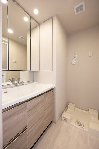 洗面設備　※写真は同タイプ住戸です。