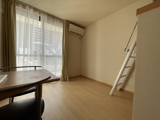 居室・リビング　※別部屋の写真です