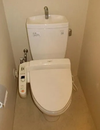トイレ　別部屋の画像を使用しております。