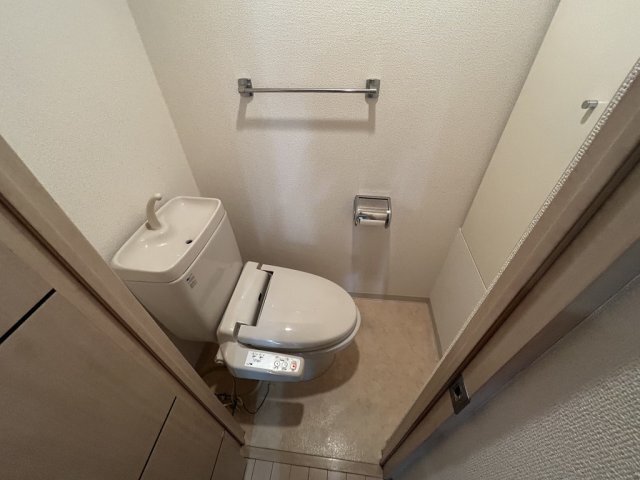 トイレ　※別部屋の参考写真です。
