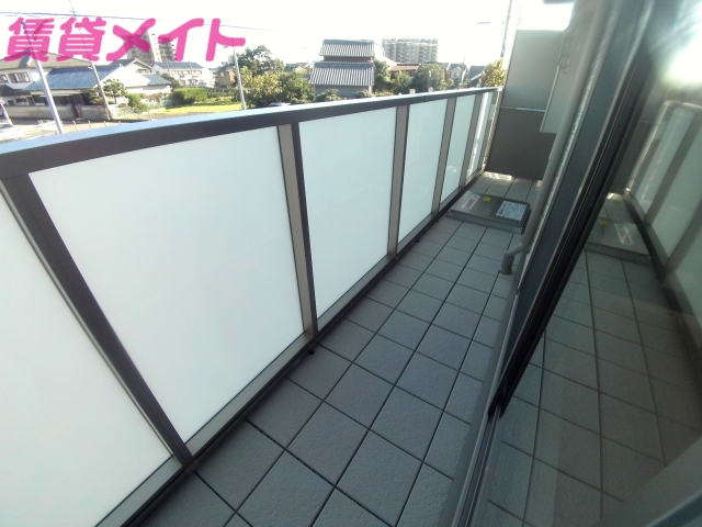 バルコニー　バルコニー２階のお部屋写真です