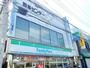 コンビニ　ファミリーマートトモニー鷹の台駅店（コンビニ）まで537m