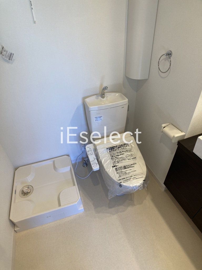トイレ　温水洗浄便座付きのトイレです