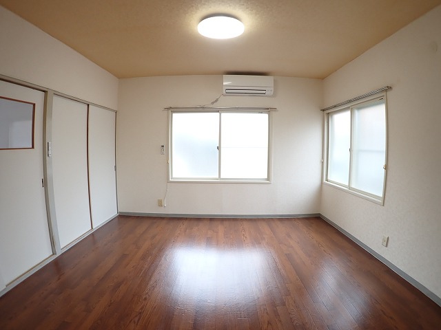 居室・リビング　洋室8帖のお部屋です