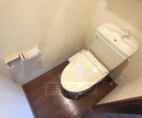 トイレ　ウォシュレット付きのトイレです。