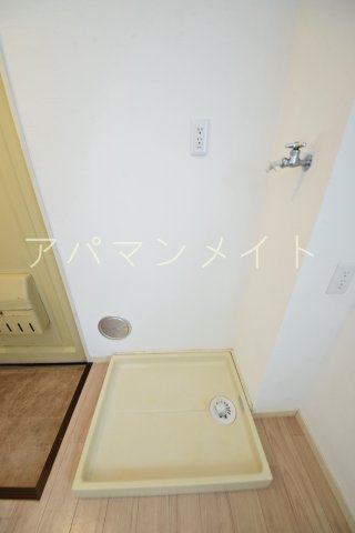 その他設備　室内洗濯機置場です