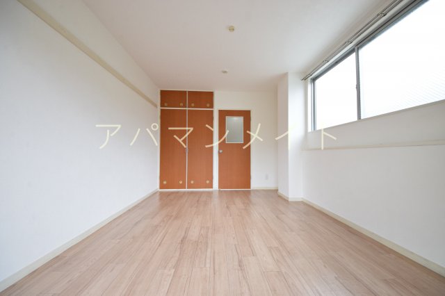 居室・リビング　角部屋です！