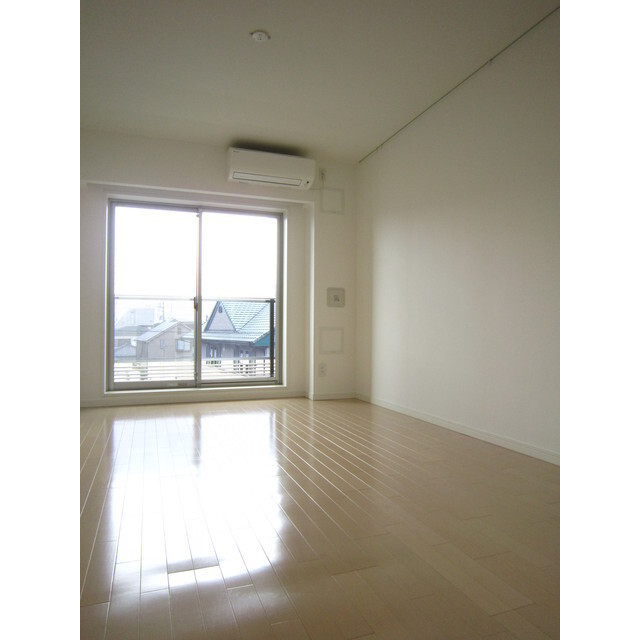 居室・リビング　※写真は反転タイプのお部屋となります
