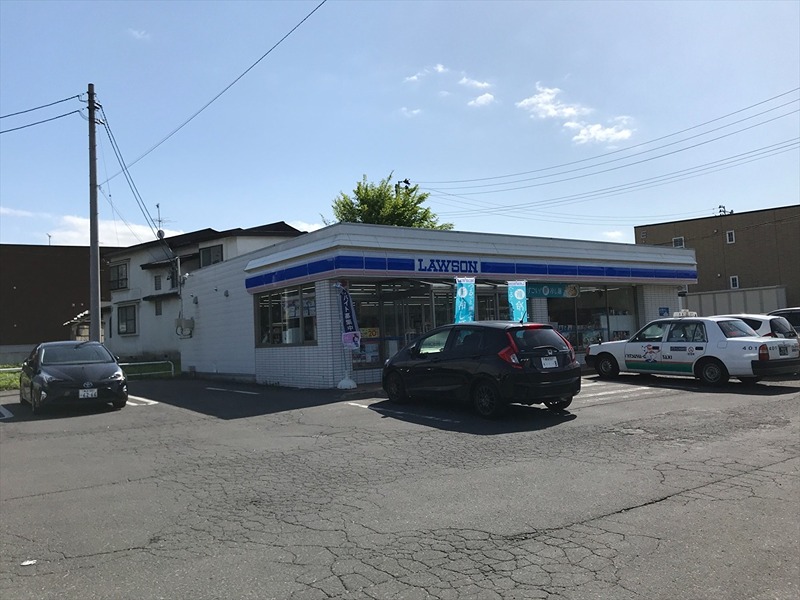 コンビニ　ローソン 弘前樹木店（コンビニ）まで150m