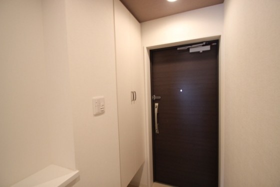 セントヒルズ銀山町弐番館の玄関写真