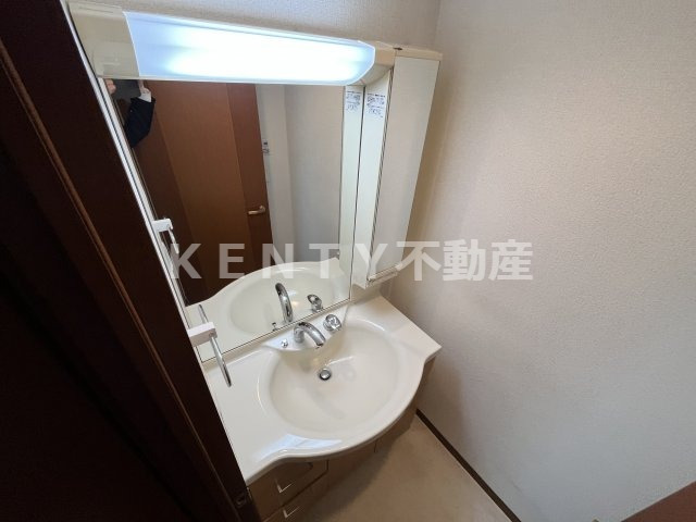 洗面設備　コンパクトで使いやすい洗面所