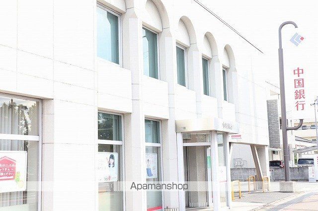 銀行　中国銀行津島支店（銀行）まで357m